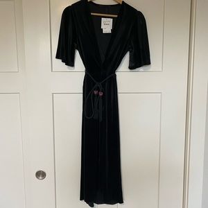 Fraiche | black velvet wrap style midi dress | size S | new with tags | women